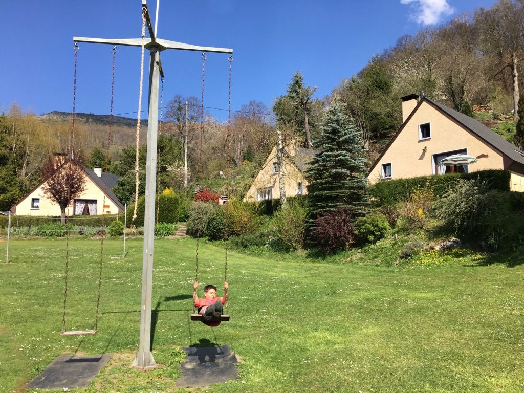jeux_enfants_gites_pyrenees_stouet