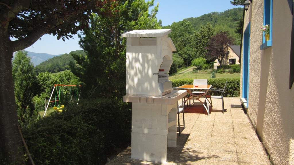 Autre vue extérieure du gîte "Le Cabaliros"